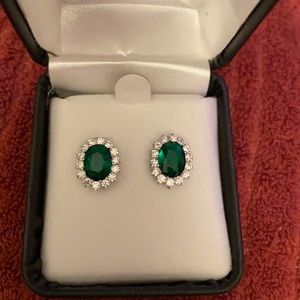 *NWT* Emerald & Diamond earrings